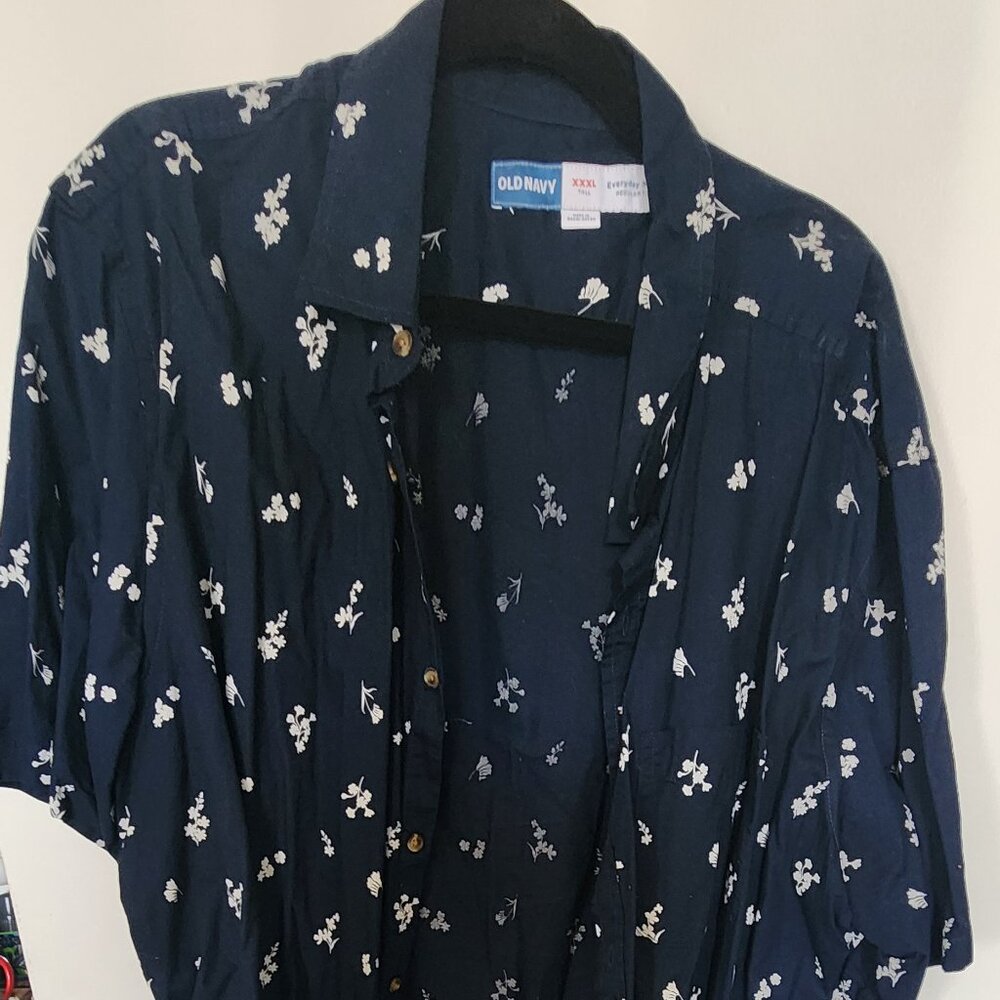 Old navy shirt xxxl
